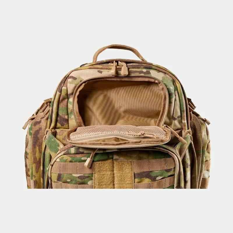 Mochila táctica multicam con panel frontal y compartimento superior acolchado abierto