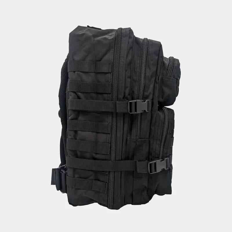 Mochila táctica negra con panel lateral acolchado y correas MOLLE