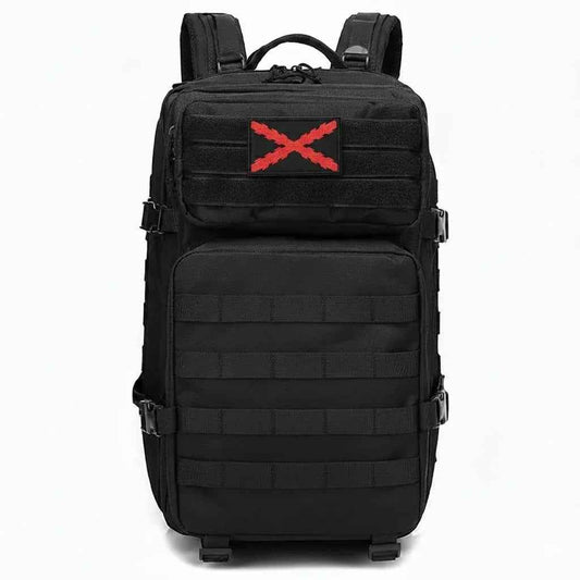 Parche con X roja bordada, fijado en mochila negra