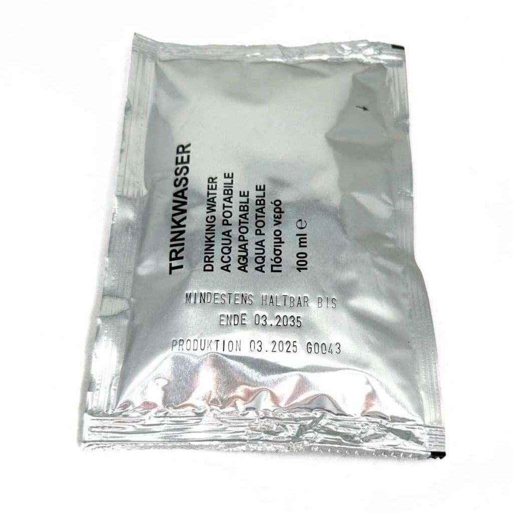 Sobre plateado de agua potable Trinkwasser con texto y 100 ml